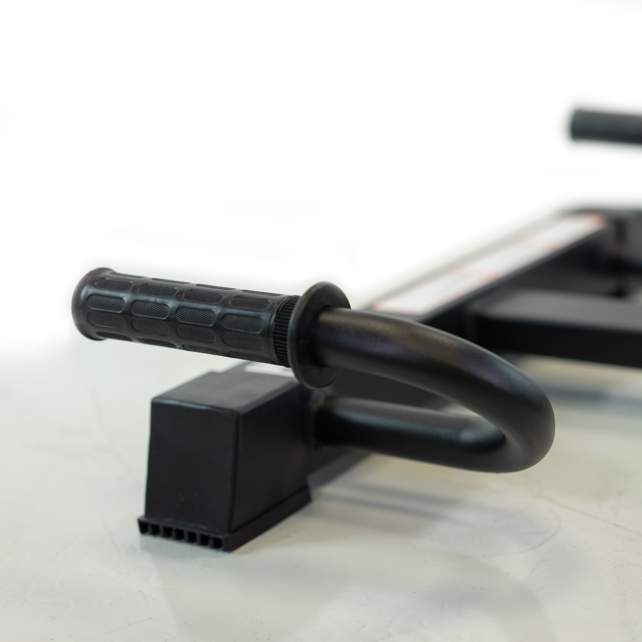 Kükipink BH FITNESS Squat Machine - Image 5